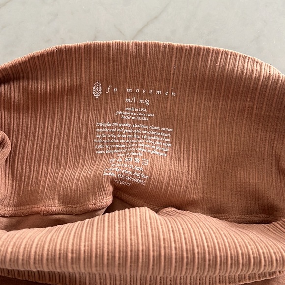 Free People FP Movement m/l leggings EUC - Picture 3 of 3